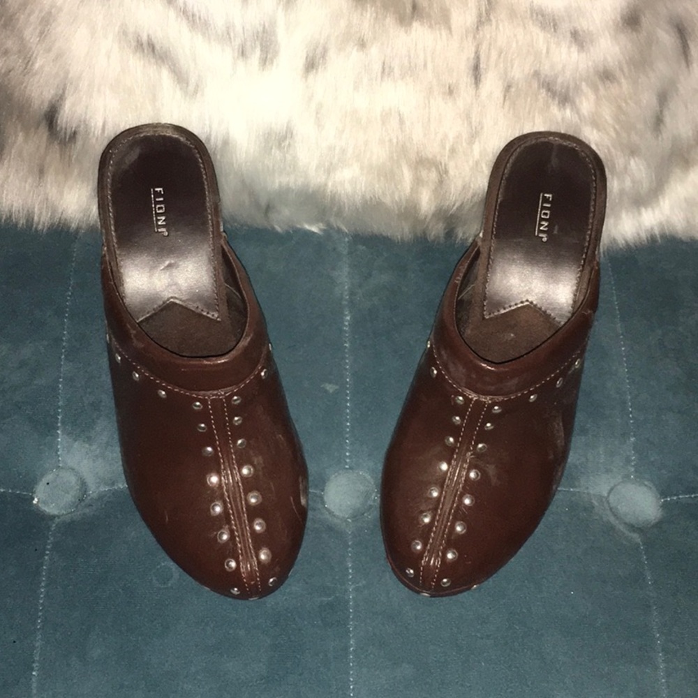 Brown heeled clogs